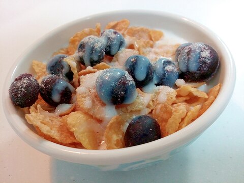 美的 コーンフレークとブルーベリーのヨーグルト